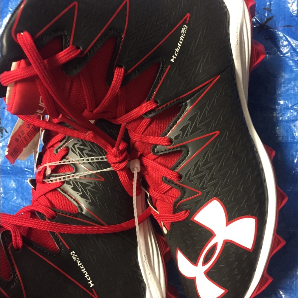 Under armour football cleats. Size 4.5Y